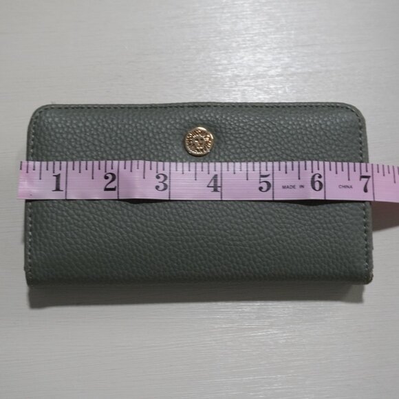 Anne Klien Authentic Slim Bifold Green Wallet - Picture 5 of 10